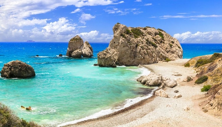 bãi biển tuyệt đẹp ở thành phố paphos