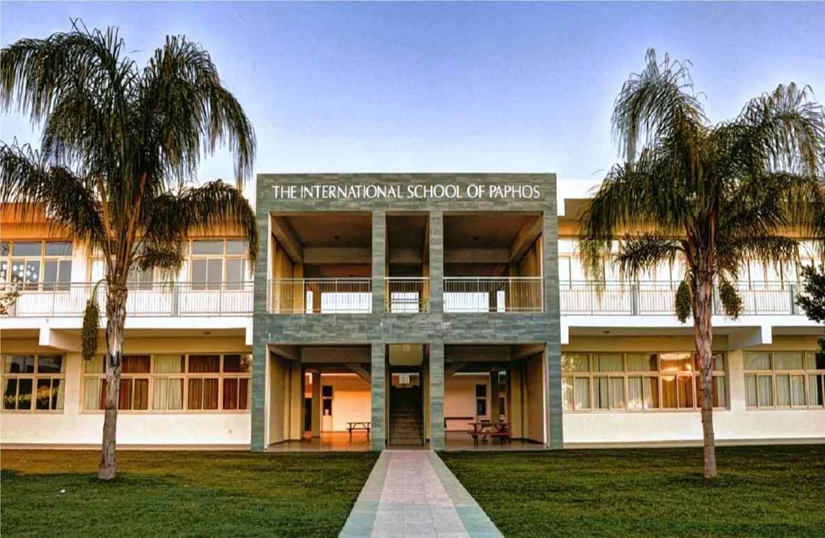 trường học ở Paphos Síp